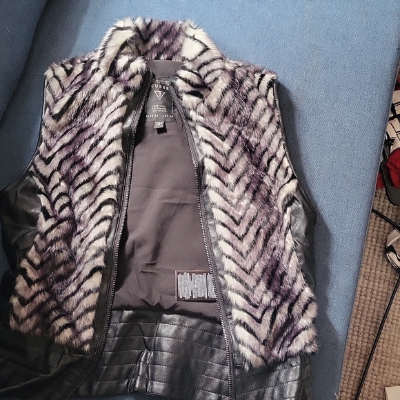 Fury Vest - Picture 1 of 2